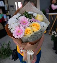 Букет цветов из:  Герберы, Розы и Хризантемы в Ойсхаре